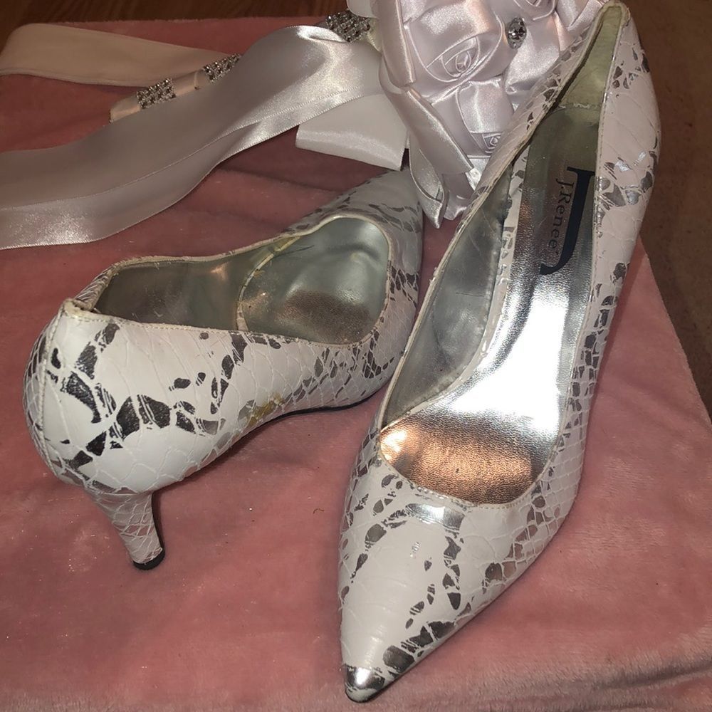 J.Renee’ white and silver designer shoes. Size 8 low 3.5 inch heel